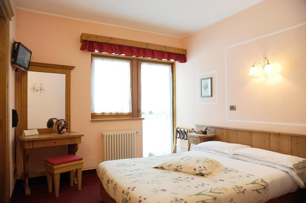 Hotel Garni Il Cirmolo Rocca Pietore Værelse billede
